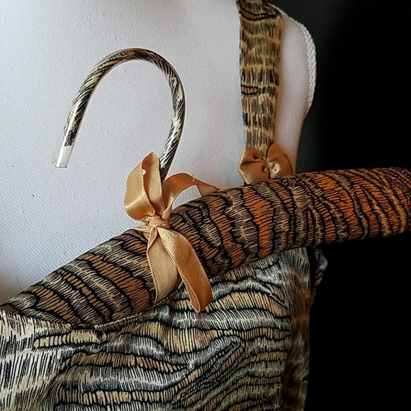 Elegant Nightgown, Robe, and Matching Hanger Set - Picture 6 of 8